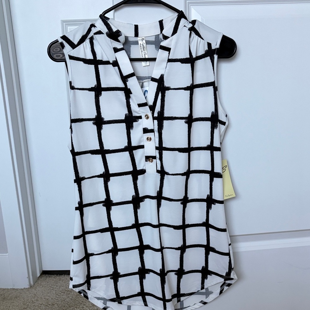 Wear to Work - NWT Sleeveless Black and White Checkered Women's Top